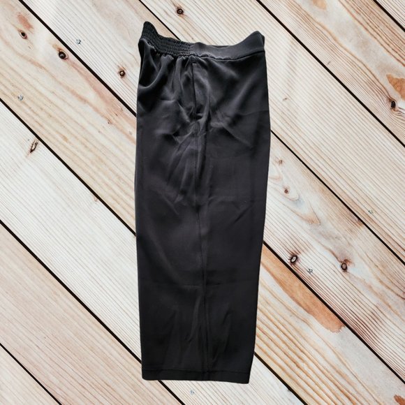 LULULEMON Wide Leg Crossover front cropped trousers. Size 8 - Picture 2 of 5